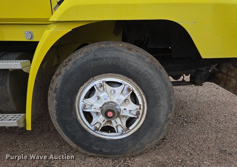 image for item DW3900 1988 Freightliner FLC112 water truck