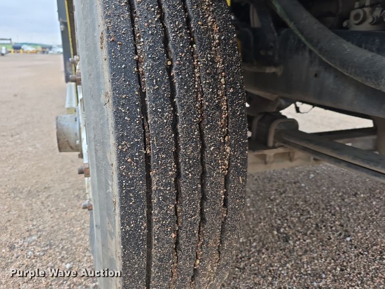 image for item DW3900 1988 Freightliner FLC112 water truck