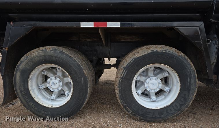 image for item DW3900 1988 Freightliner FLC112 water truck