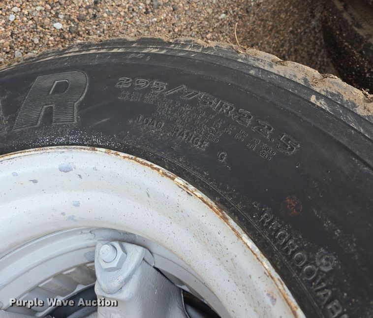 image for item DW3900 1988 Freightliner FLC112 water truck