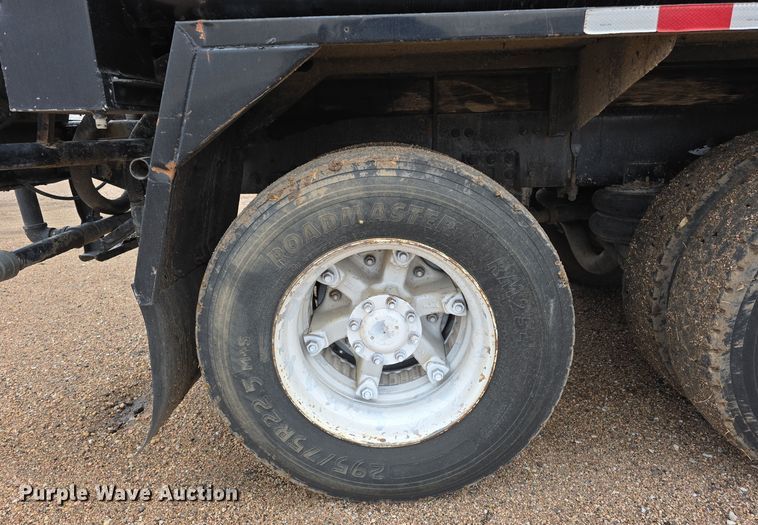 image for item DW3900 1988 Freightliner FLC112 water truck