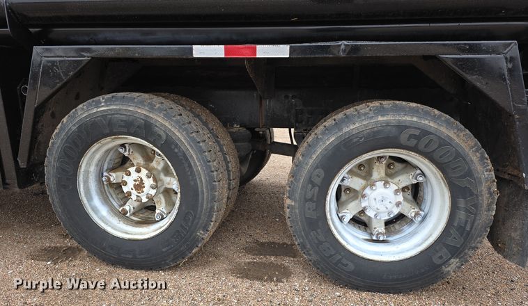 image for item DW3900 1988 Freightliner FLC112 water truck