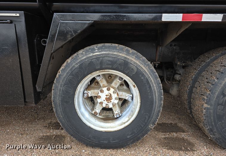 image for item DW3900 1988 Freightliner FLC112 water truck