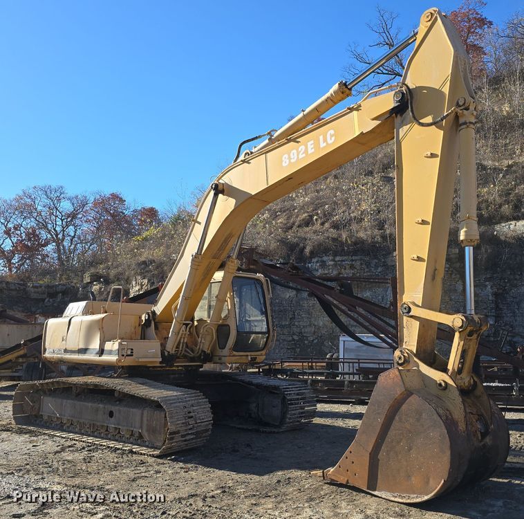 image for item DW3951 2006 John Deere 892E LC excavator