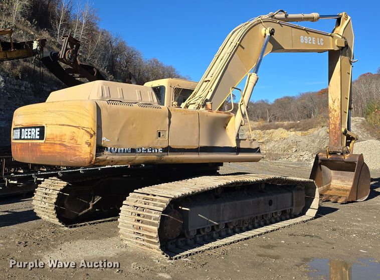 image for item DW3951 2006 John Deere 892E LC excavator