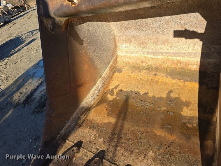 image for item DW3951 2006 John Deere 892E LC excavator