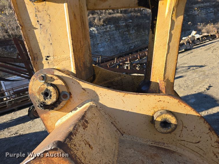 image for item DW3951 2006 John Deere 892E LC excavator