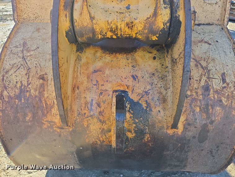 image for item DW3951 2006 John Deere 892E LC excavator