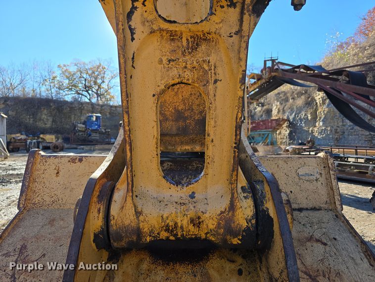 image for item DW3951 2006 John Deere 892E LC excavator