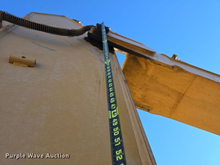 image for item DW3951 2006 John Deere 892E LC excavator