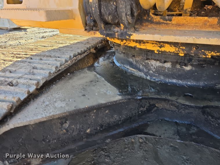 image for item DW3951 2006 John Deere 892E LC excavator