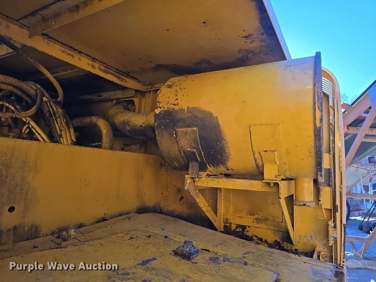 image for item DW3951 2006 John Deere 892E LC excavator