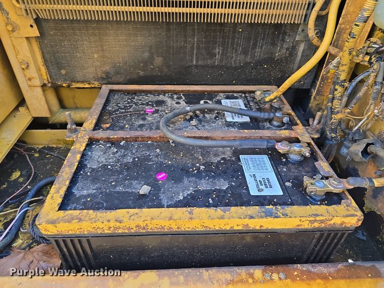 image for item DW3951 2006 John Deere 892E LC excavator