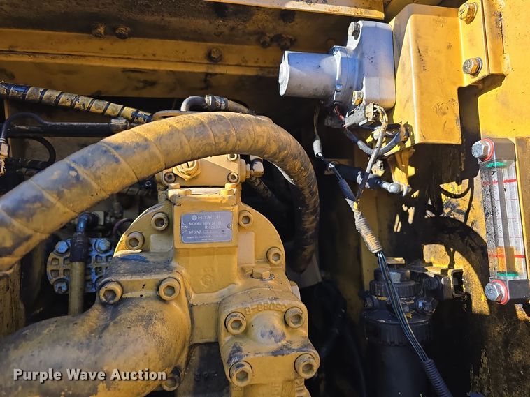 image for item DW3951 2006 John Deere 892E LC excavator