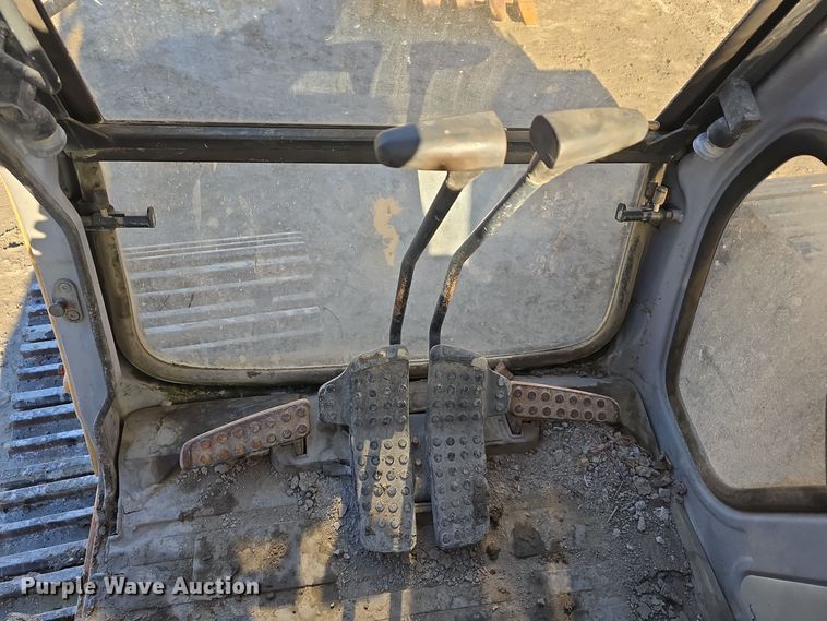 image for item DW3951 2006 John Deere 892E LC excavator