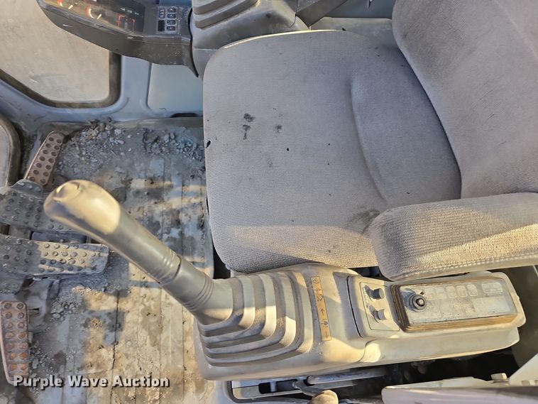 image for item DW3951 2006 John Deere 892E LC excavator