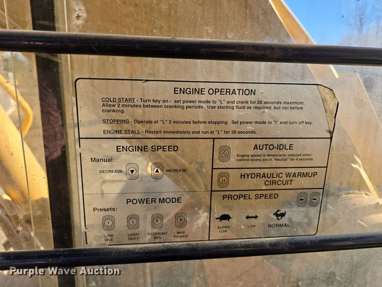 image for item DW3951 2006 John Deere 892E LC excavator