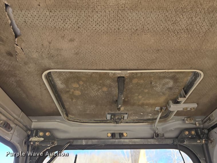 image for item DW3951 2006 John Deere 892E LC excavator