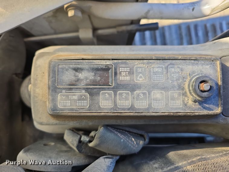 image for item DW3951 2006 John Deere 892E LC excavator