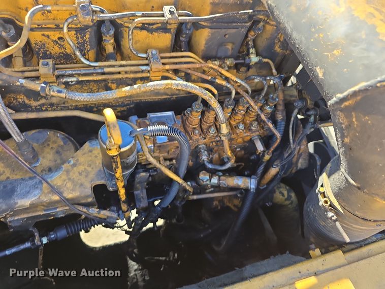 image for item DW3951 2006 John Deere 892E LC excavator