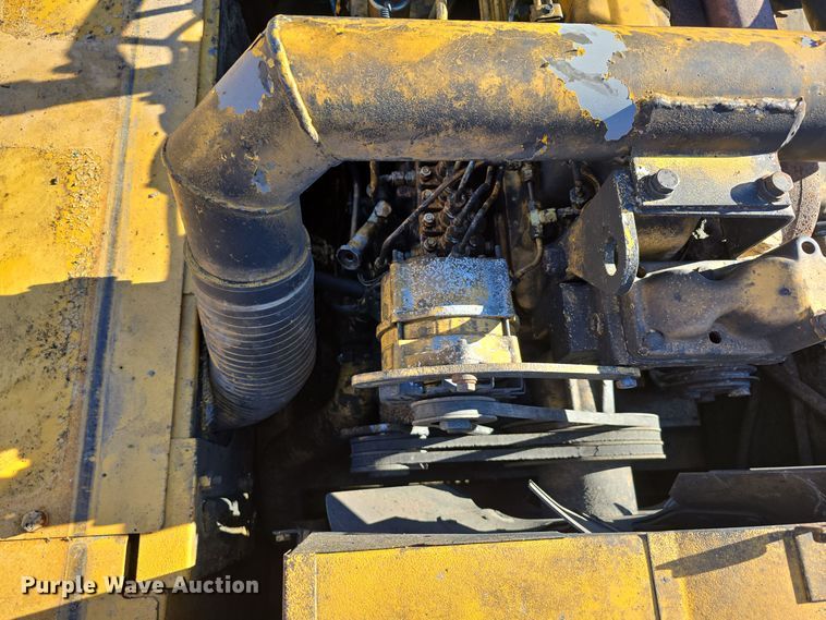 image for item DW3951 2006 John Deere 892E LC excavator