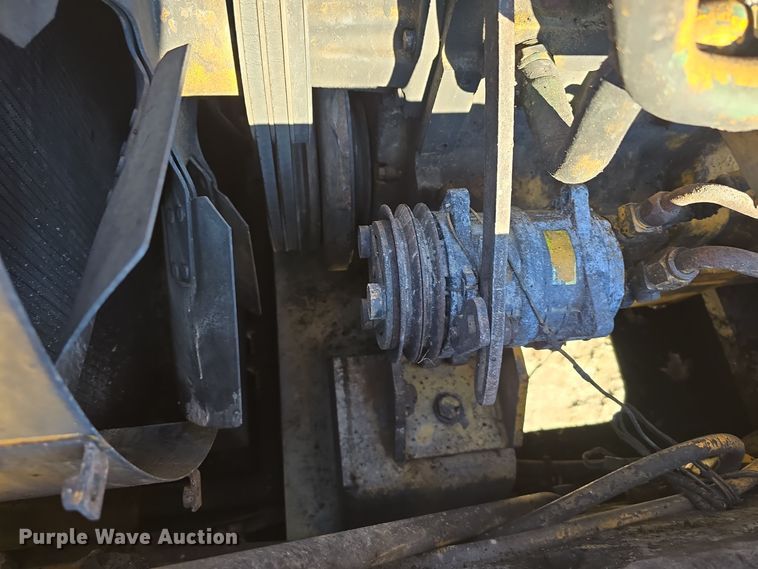 image for item DW3951 2006 John Deere 892E LC excavator