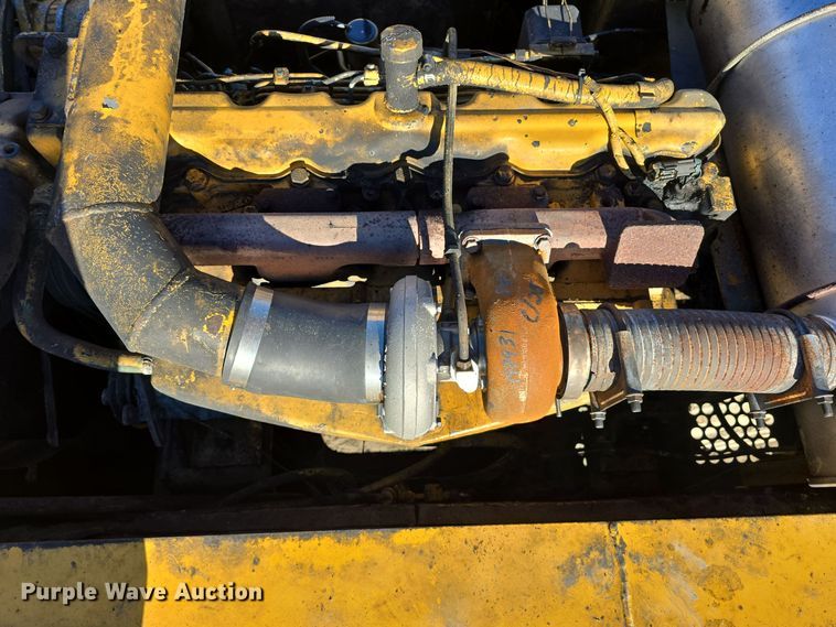 image for item DW3951 2006 John Deere 892E LC excavator