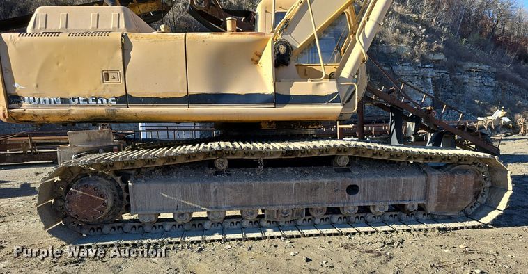 image for item DW3951 2006 John Deere 892E LC excavator