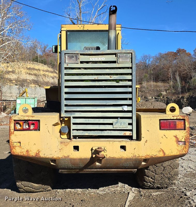 image for item DW3953 1993 Volvo L180 wheel loader