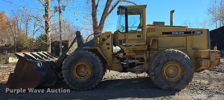 image for item DW3953 1993 Volvo L180 wheel loader