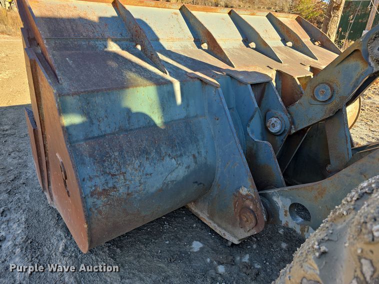 image for item DW3953 1993 Volvo L180 wheel loader