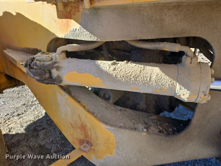 image for item DW3953 1993 Volvo L180 wheel loader