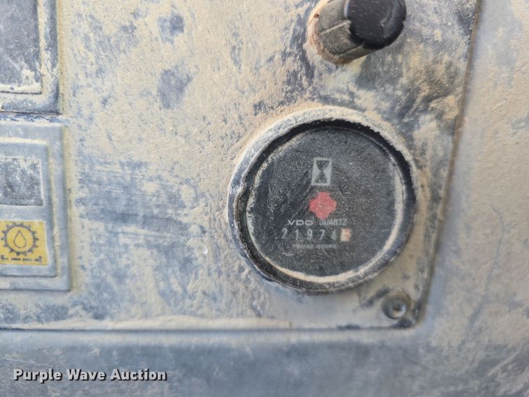 image for item DW3953 1993 Volvo L180 wheel loader