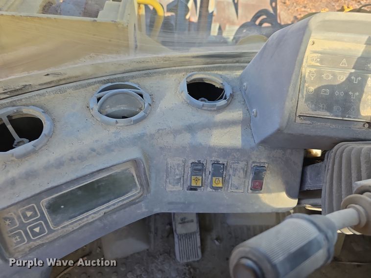 image for item DW3953 1993 Volvo L180 wheel loader