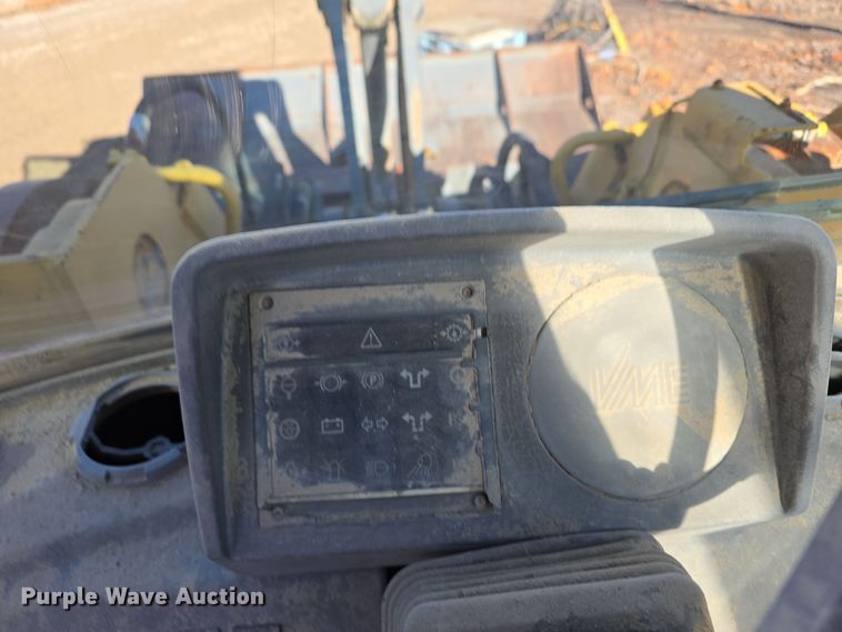 image for item DW3953 1993 Volvo L180 wheel loader