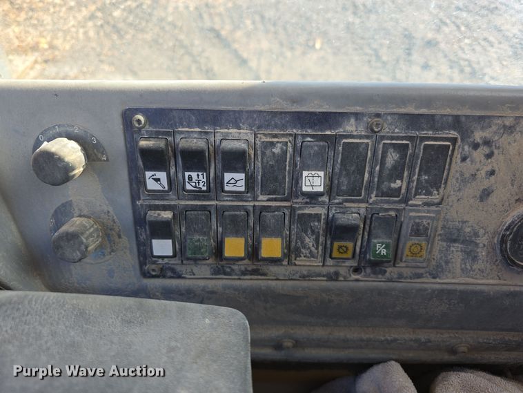 image for item DW3953 1993 Volvo L180 wheel loader