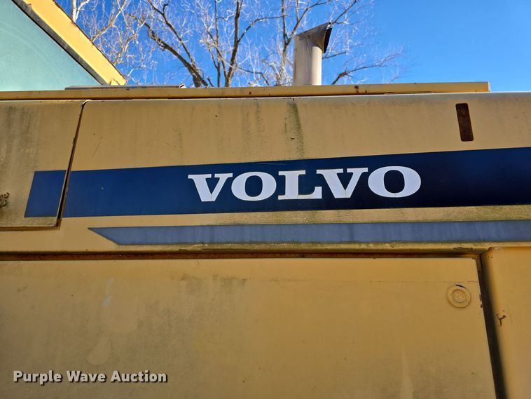 image for item DW3953 1993 Volvo L180 wheel loader