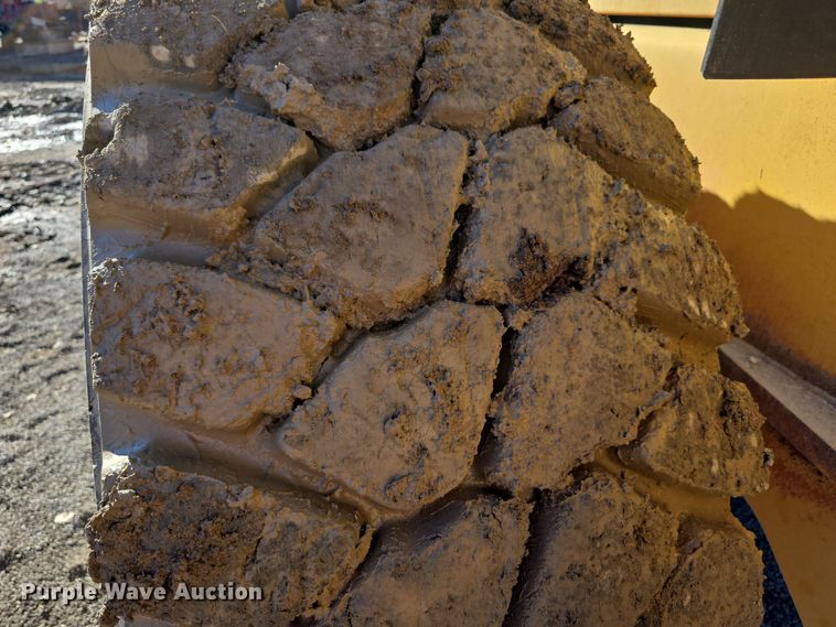 image for item DW3953 1993 Volvo L180 wheel loader