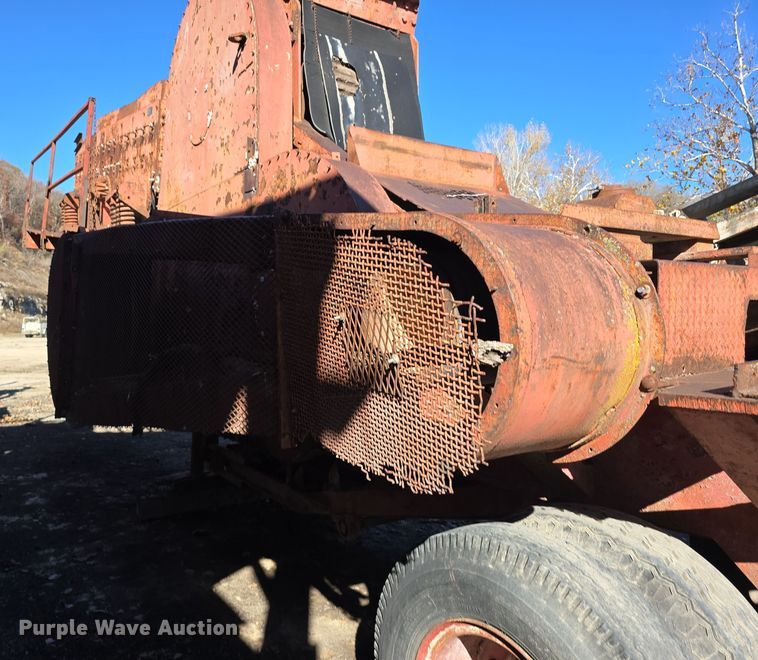 image for item DW3957 Pioneer Engineering 5239 roll crusher