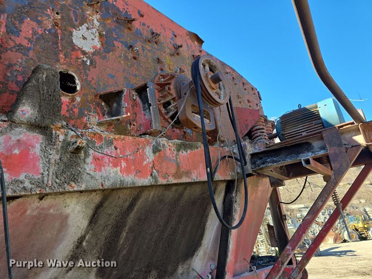 image for item DW3957 Pioneer Engineering 5239 roll crusher