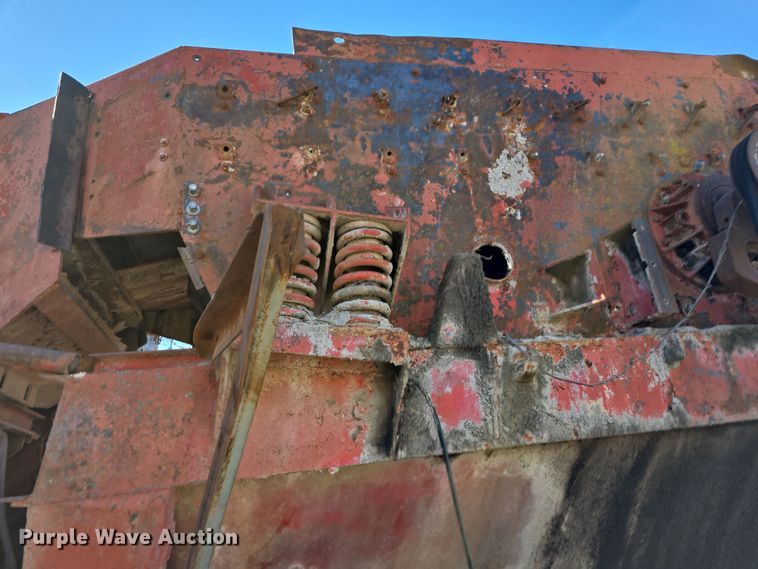 image for item DW3957 Pioneer Engineering 5239 roll crusher