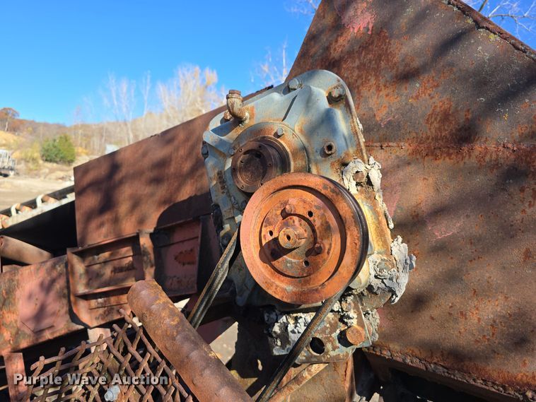 image for item DW3957 Pioneer Engineering 5239 roll crusher