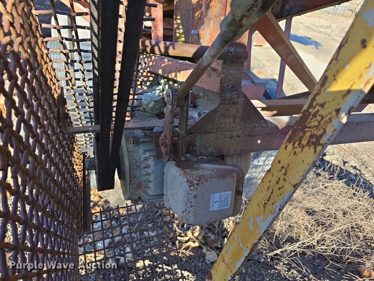 image for item DW3957 Pioneer Engineering 5239 roll crusher