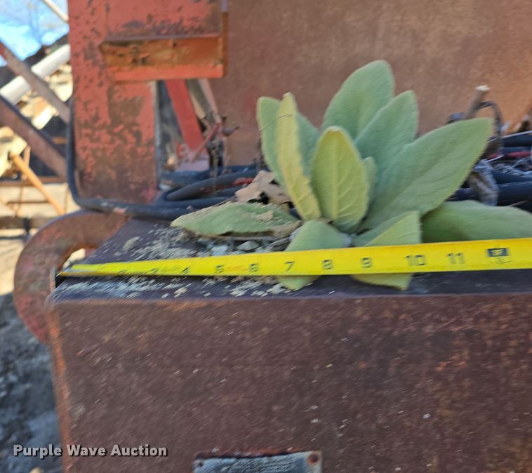 image for item DW3957 Pioneer Engineering 5239 roll crusher