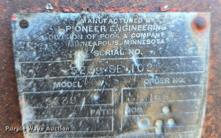 image for item DW3957 Pioneer Engineering 5239 roll crusher