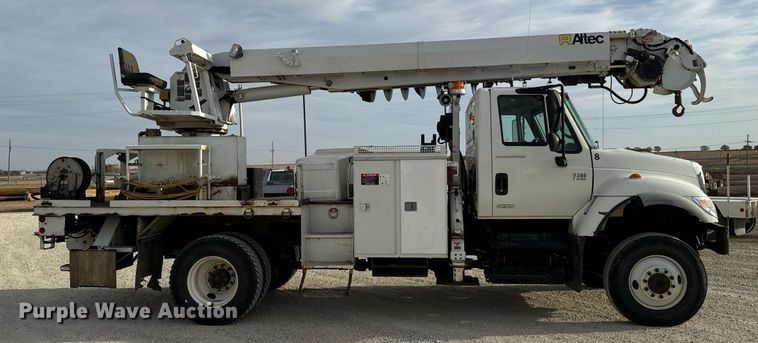 image for item DX3730 2007 International 7300 digger derrick truck