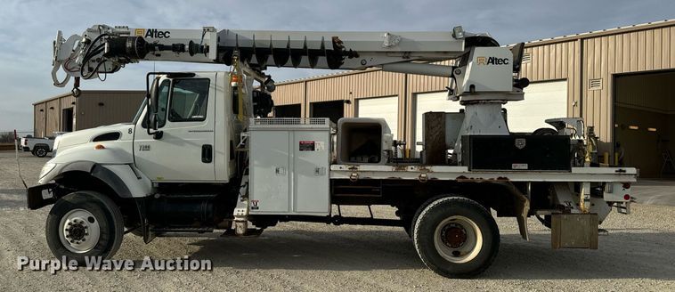 image for item DX3730 2007 International 7300 digger derrick truck