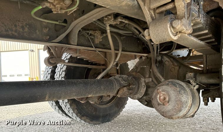 image for item DX3730 2007 International 7300 digger derrick truck