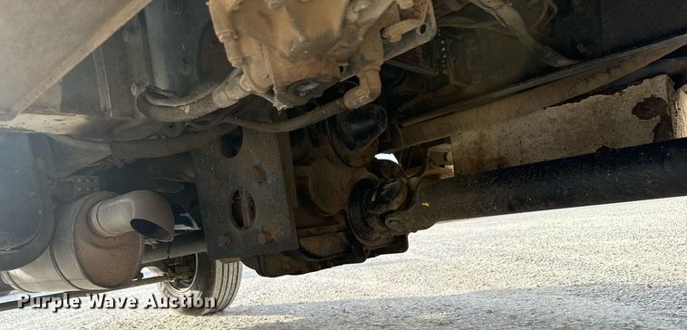 image for item DX3730 2007 International 7300 digger derrick truck