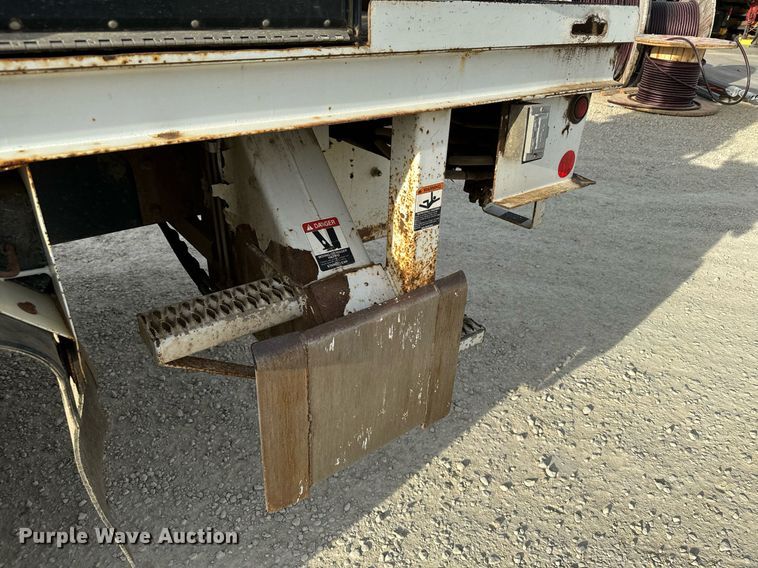 image for item DX3730 2007 International 7300 digger derrick truck